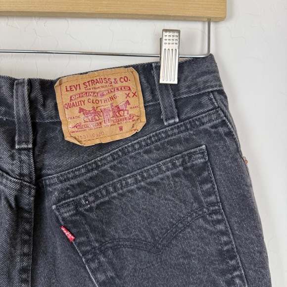 Vintage Levi’s High Rise Button Fly Faded Black Distressed Shorts made in USA - Picture 4 of 9